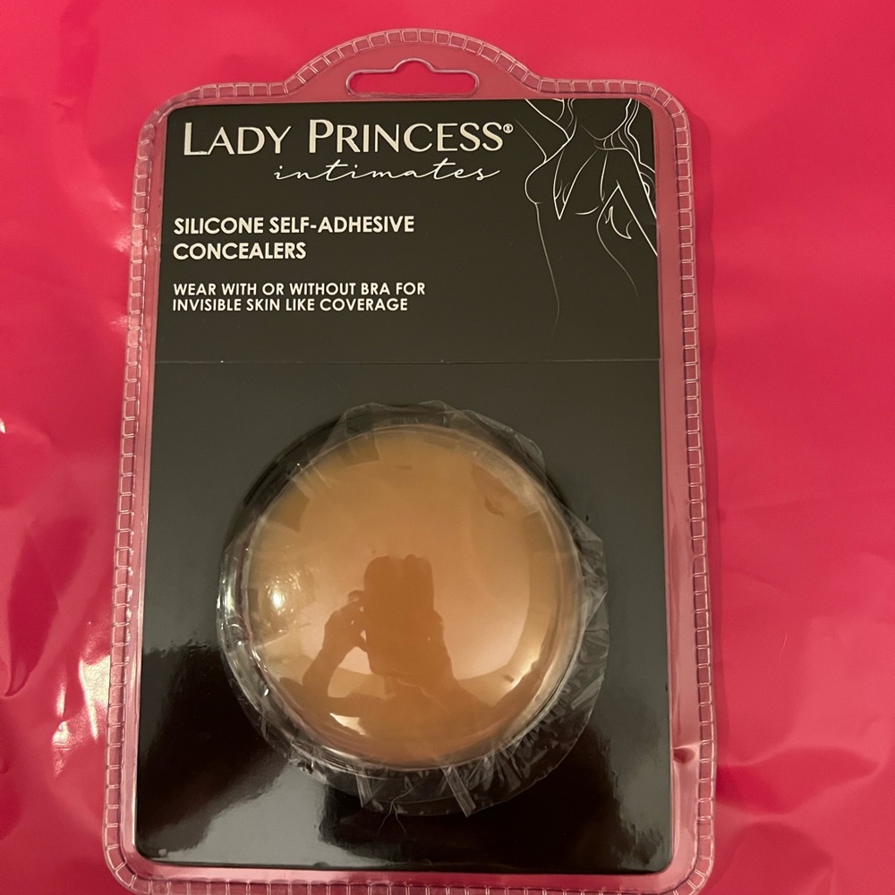 Silicone self adhesive  concealer